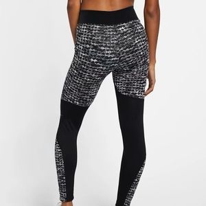 NIKE PRO LEGGINGS